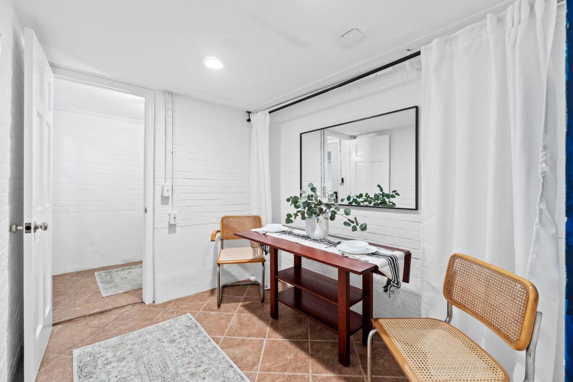 Appartement Glover Park/Georgetown Oasis With Parking à Washington Extérieur photo